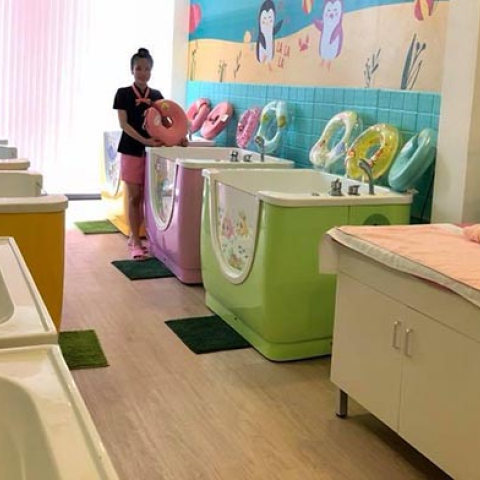 Bể bơi thủy liệu Baby Float tại Green Field Spa